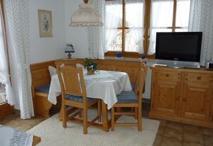 Fewo Ellen – Ferienwohnung Alpenveilchen,1-2 Personen, 42 qm, Terrasse mit Berglick