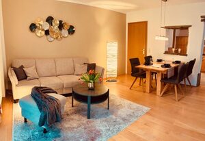 Ferienwohnung Bergblick – Ferienwohnung 94qm, 3 Schlafzimmer, Küche, Wohnzimmer, Bad mit Dusche/WC, separates WC, Balkon
