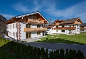 Ferienwohnungen Löslerfreud – Ferienwohnung Untersberg, 78 qm, 2 separate Schlafzimmer, Wohn- Essbereich, Bad mit Badewanne, Südbalkon
