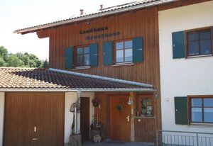Landhaus Brockhaus – Ferienwohnung mit 2 Schlafzimmern und überdachtem Balkon