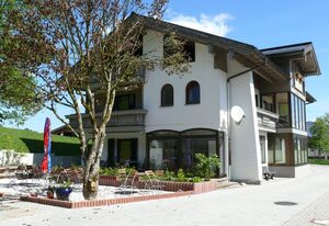 Gästehaus Friedlich – Ferienwohnung 5, Jenner, 1-2 Personen, 35qm, 1 Schlafzimmer mit eigenem Bad, Wohnküche, Terrasse