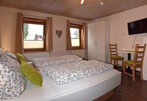 Ferienhaus am Mühlbach – Doppelzimmer Wiesengrün
