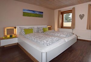 Ferienhaus am Mühlbach – Doppelzimmer Wiesengrün