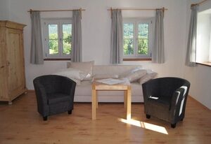 Landhaus Perllehen – Ferienwohnung Nr.2, 70 qm für 1-3 Personen, mit einem Schlafzimmer und Balkon
