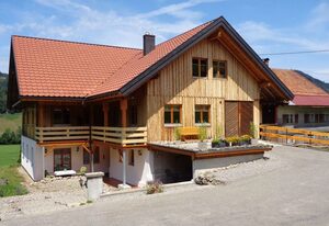 am Waldrand, ideal für Bergsport