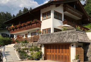 Landhaus Watzmann – Ferienwohnung Untersberg, 2  Personen, 44 qm, 1 Schlafzimmer, Wohn- Esszimmer mit Küchenzeile und Eckbank, Terrasse