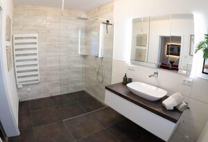 Ferienwohnung Auszeit – Appartement/Fewo, Dusche und Bad, WC, 1 Schlafraum