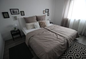 Ferienwohnung Blumengarten – Appartement/Fewo, Dusche oder Bad, WC, neuwertig