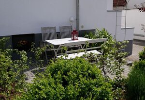 Ferienwohnung Blumengarten – Appartement/Fewo, Dusche oder Bad, WC, neuwertig
