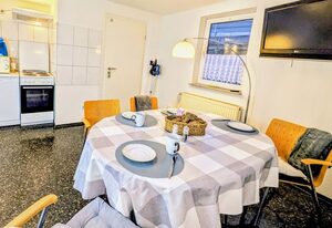 Monteurswohnung Kassel Ferienwohnung Kiwi Parkplatz Küche 1- 4 Personen EG Modern