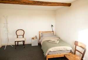 Monteurzimmer Kassel Monteurwohnung Ferienwohnung Banane 1- 6 Personen Parkplatz & Küche Modern