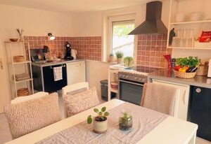 Monteurzimmer Kassel Monteurwohnung Ferienwohnung Banane 1- 6 Personen Parkplatz & Küche Modern