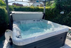 4 **** Ferienwohnung Schlossblick Sauna Pool Jakuzzi privat – 4-Sterne Ferienwohnungen Schlossblick mit privat buchbarem Wellness + Pool