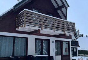 Idyllisches Ferienhaus mit Balkon und Garten