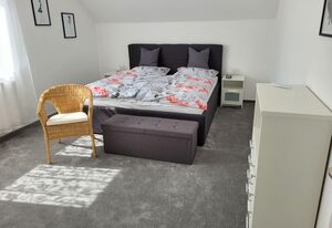 Ferienwohnung Bischof – moderne Ferienwohnung "Am Ried" mit Ausblick