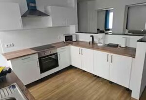 Schöne Vollausgestattete Monteurs- Gästewohnung nähe Raffinerie Leuna und Geiseltalsee / 0304