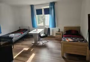 Schöne Vollausgestattete Monteurs- Gästewohnung nähe Raffinerie Leuna und Geiseltalsee / 0306