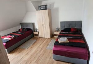 Schöne Vollausgestattete Monteurs- Gästewohnung in der Gartenstadt Leuna und nähe Geiseltalsee / 2209