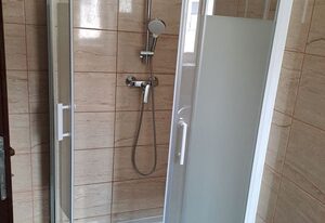 Voll ausgestattete Monteur- Ferienwohnung direkt an der Raffinerie Leuna in einer Villa mit kleinem Balkon