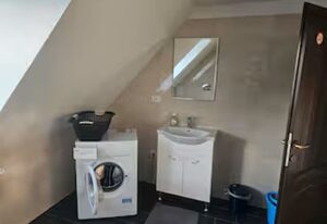 Schöne Vollausgestattete Monteurs- Gästewohnung in der Gartenstadt Leuna und nähe Geiseltalsee / 2408