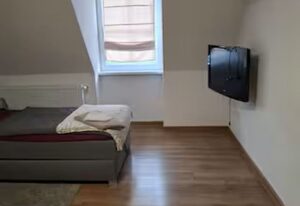 Schöne Vollausgestattete Monteurs- Gästewohnung in der Gartenstadt Leuna und nähe Geiseltalsee / 2210