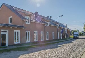 Kulturscheune Schilde – Doppel-/Zweibettzimmer mit Bad und Gartenblick