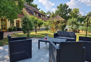 FRITZ Aparthotel Potsdam – Apartment (2-6 Personen), DU/WC, Küchenzeile, 1 komb. Wohn-, Schlafraum, 1 sep. Schlafraum