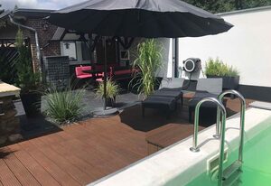 Ferienhaus gemütlich eingerichtet mit Pool und Grill