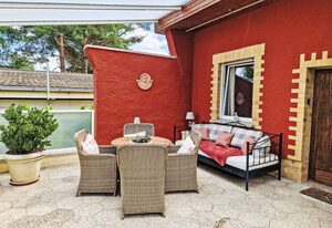mit Garten, Grill und Terrasse
