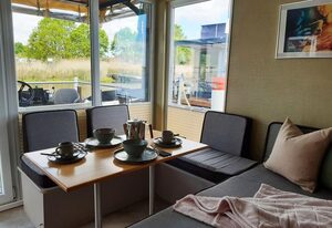 Traumhaus auf dem Wasser – Modernisiertes Hausboot 13 x 4 m