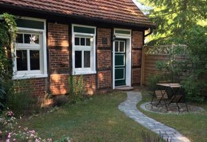 Alte Schule Nausdorf – Ferienwohnung mit 53 qm, 1 Schlafzimmer, 1 Wohn-/Essbereich, max. für 2 Personen