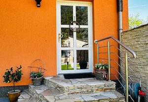Ferienwohnung Am Waldesrand - Garten, Terrasse, Grill, Luftkühler, Massagesessel, Kinderspielecke, Spielekonsole