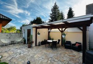 Ferienwohnung Am Waldesrand - Garten, Terrasse, Grill, Luftkühler, Massagesessel, Kinderspielecke, Spielekonsole