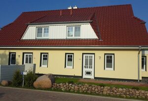 Ferienhäuser Hühnergott und Kranichnest – Ferienhaus Kranichnest mit Sauna, Kaminofen, Terrasse und Garten