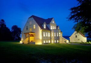 Ferienhaus Remise direkt am Wasser im Gut Grubnow Rügen
