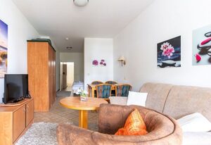 Fewo 8 Aparthotel Binz direkt an der Strandpromenade mit Meerblick und Balkon