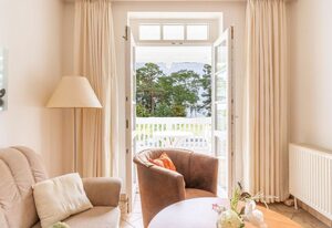 Fewo 8 Aparthotel Binz direkt an der Strandpromenade mit Meerblick und Balkon