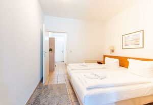 Fewo 8 Aparthotel Binz direkt an der Strandpromenade mit Meerblick und Balkon