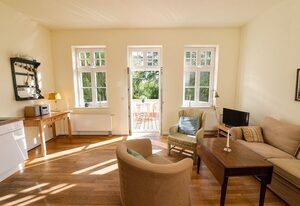 Rügen Ferienwohnung 7 am Wasser Gut Grubnow mit Balkon WLAN und Sauna