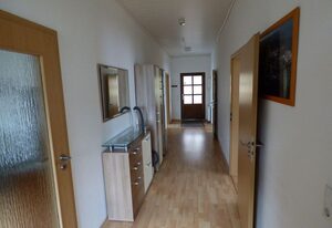 Sonnige Ferienwohnung -100qm - im 1. Obergeschoss der Villa Walhall in einem parkähnlichen Garten
