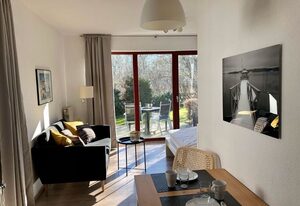 Ferienwohnung "Klaus Störtebeker" mit Sonnenterrasse & Garten zwischen Strand, Wald und Wiese!