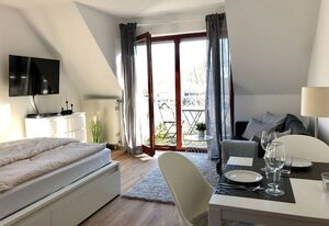 Ferienwohnung "Mary Poppins" mit Balkon zwischen Strand, Wald & Wiese im Südosten der Insel Rügen!