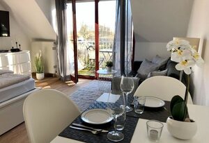 Ferienwohnung "Mary Poppins" mit Balkon zwischen Strand, Wald & Wiese im Südosten der Insel Rügen!