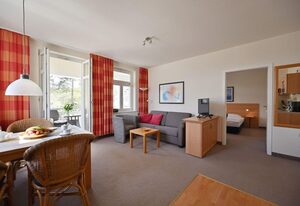 Ferienwohnung 9 in Sellin auf Rügen Villa Celia 6 Pers. WLAN, Sauna 200 m vom Strand entfernt