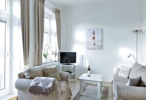 App. 6 mit Südbalkon in strandnaher Lage - Bäderstil-Villa in Wenningstedt/Sylt