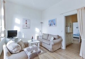 App. 6 mit Südbalkon in strandnaher Lage - Bäderstil-Villa in Wenningstedt/Sylt