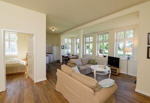 Gutshaus Grubnow Ferienwohnung 4 mit Hund am Wasser Sauna und WLAN incl.