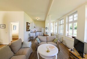 Gutshaus Grubnow Ferienwohnung 4 mit Hund am Wasser Sauna und WLAN incl.