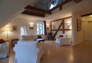 Gut Rattelvitz Galerie F, hochwertig, Sauna, Kamin, eTankstelle, Spielscheune, 15.000qm Park Land