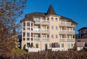 Villa Seerose – Familien-Ferienwohnung mit tollem Erker und sonnigem Balkon in Strandnähe